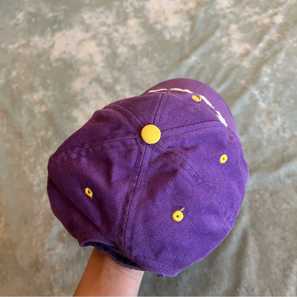 Retro Los Angeles Lakers Strapback Hat - Picture 6 of 7